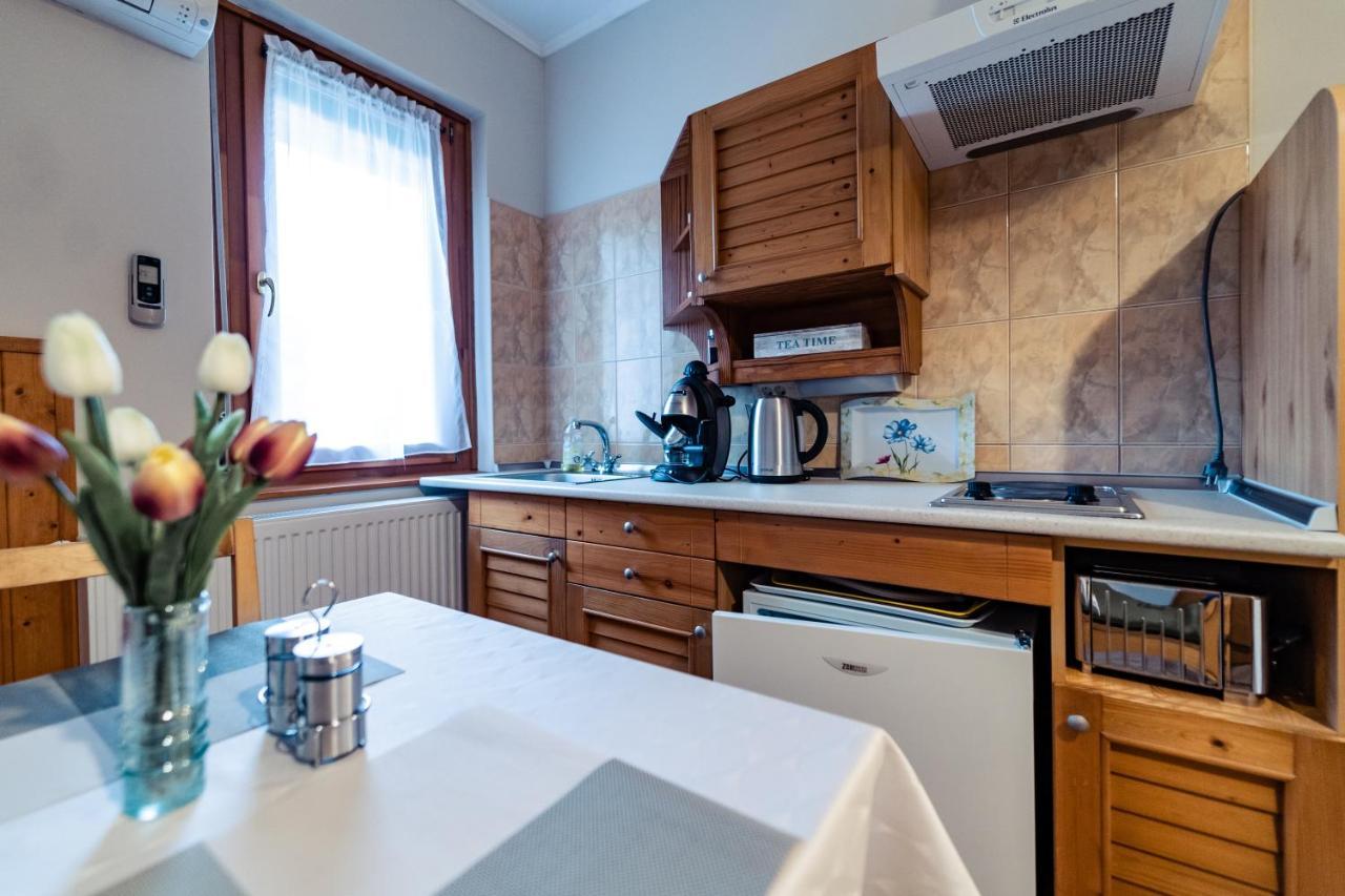 Estike Apartman Gyula Exterior foto